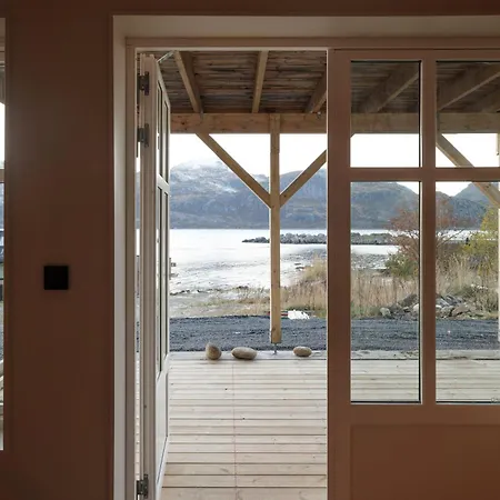 Up-scale In Picturesque Surroundings *