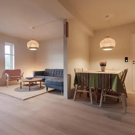 Apartment Up-scale In Picturesque Surroundings
