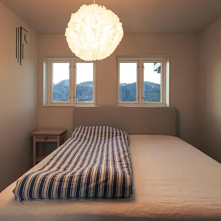 Apartment Up-scale In Picturesque Surroundings *