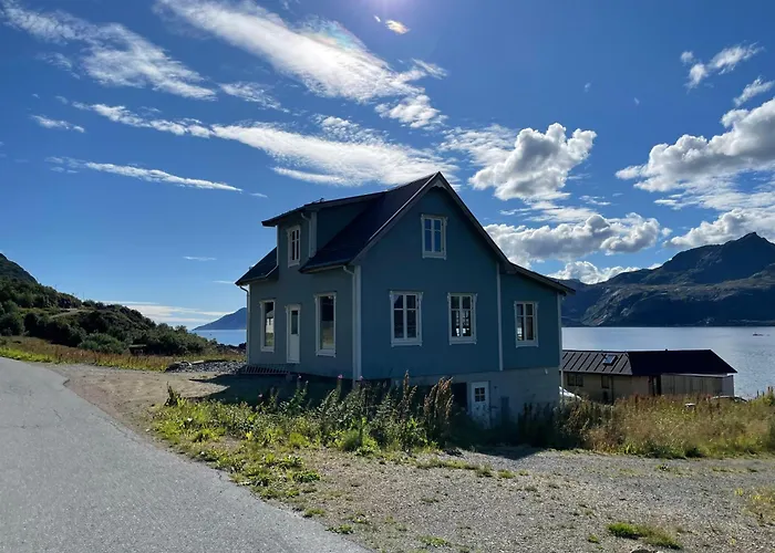 Up-scale In Picturesque Surroundings *
