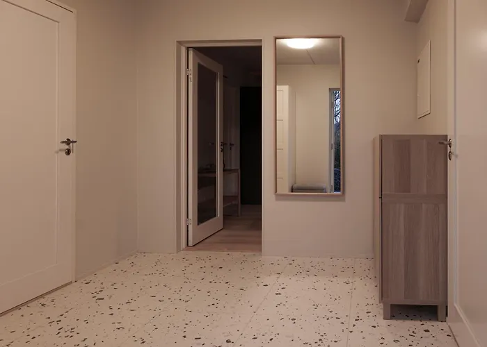Apartment Up-scale In Picturesque Surroundings *
